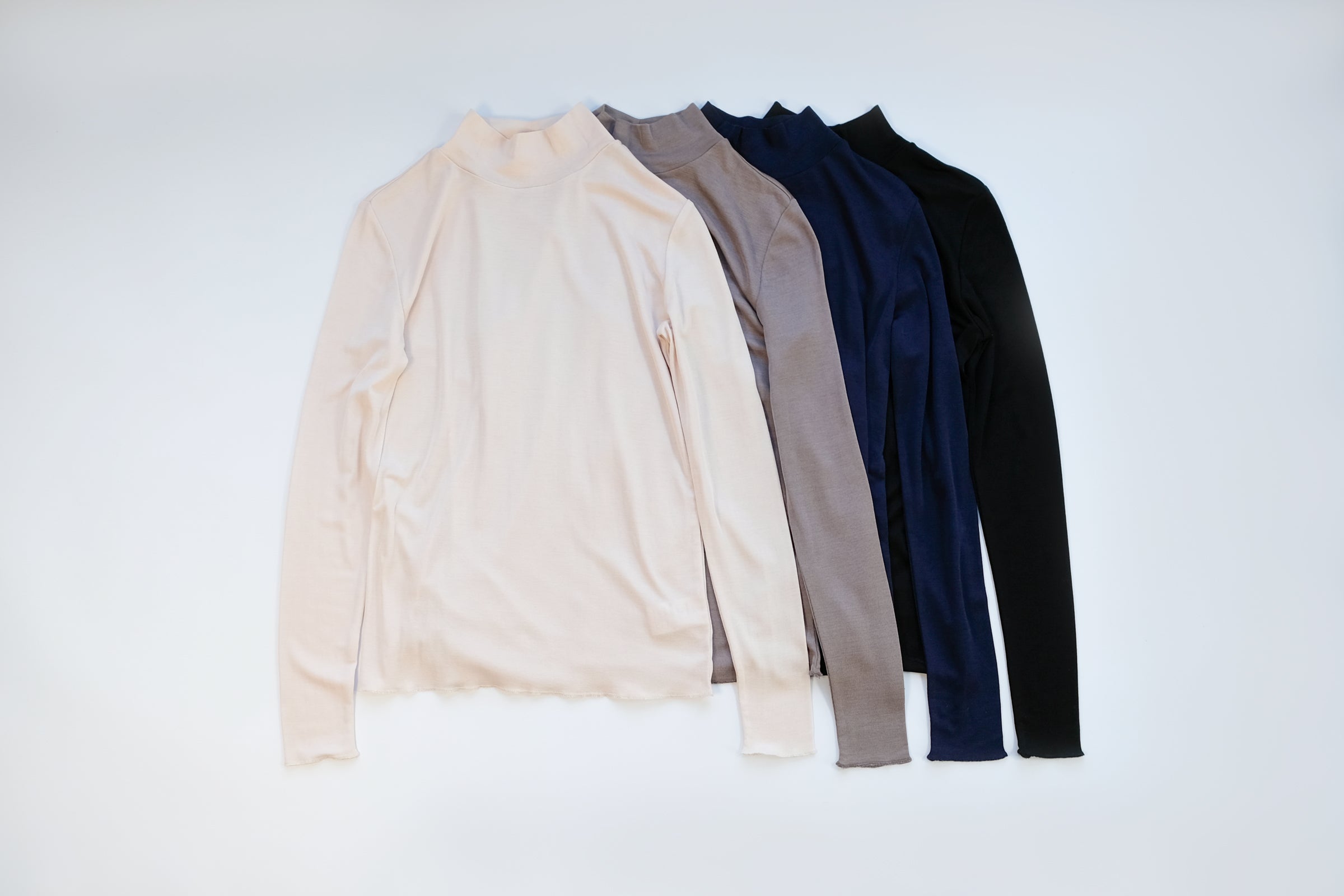 シルク100%のハイネックカットソーができました