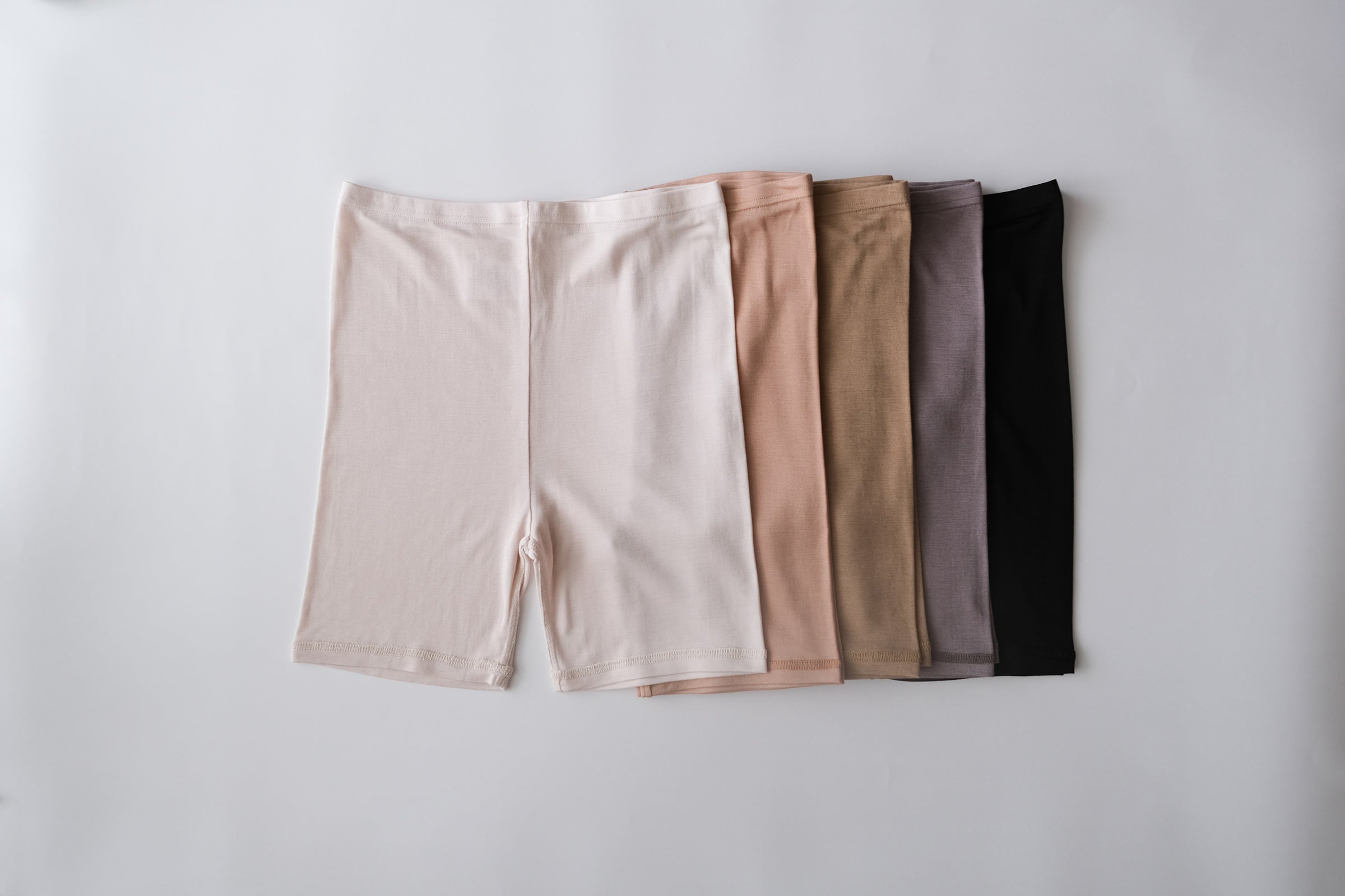 シルク100%のレギンス(ショートとロング)が新登場!