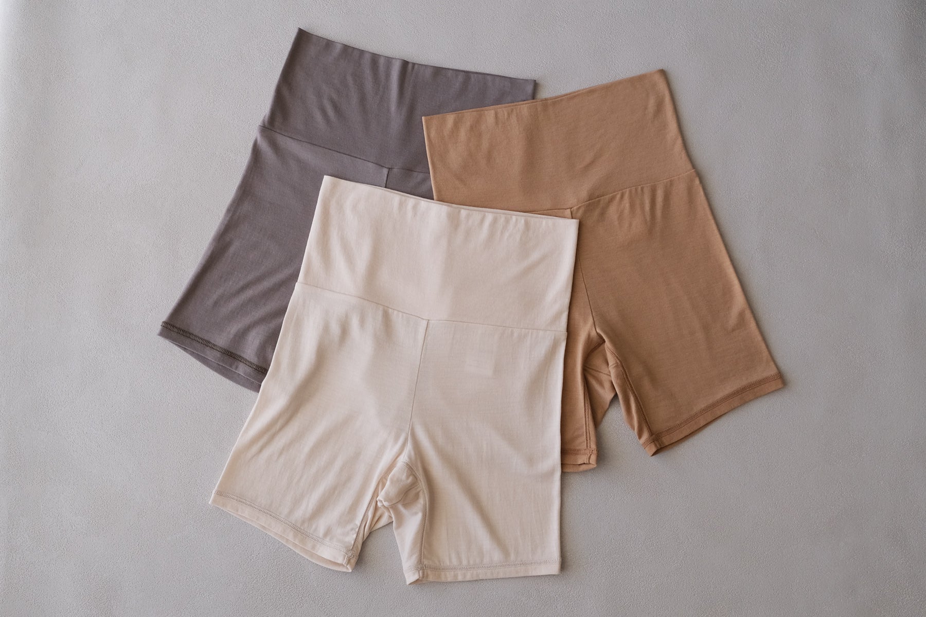 メリノウール100% 2分丈インナーボトム登場!