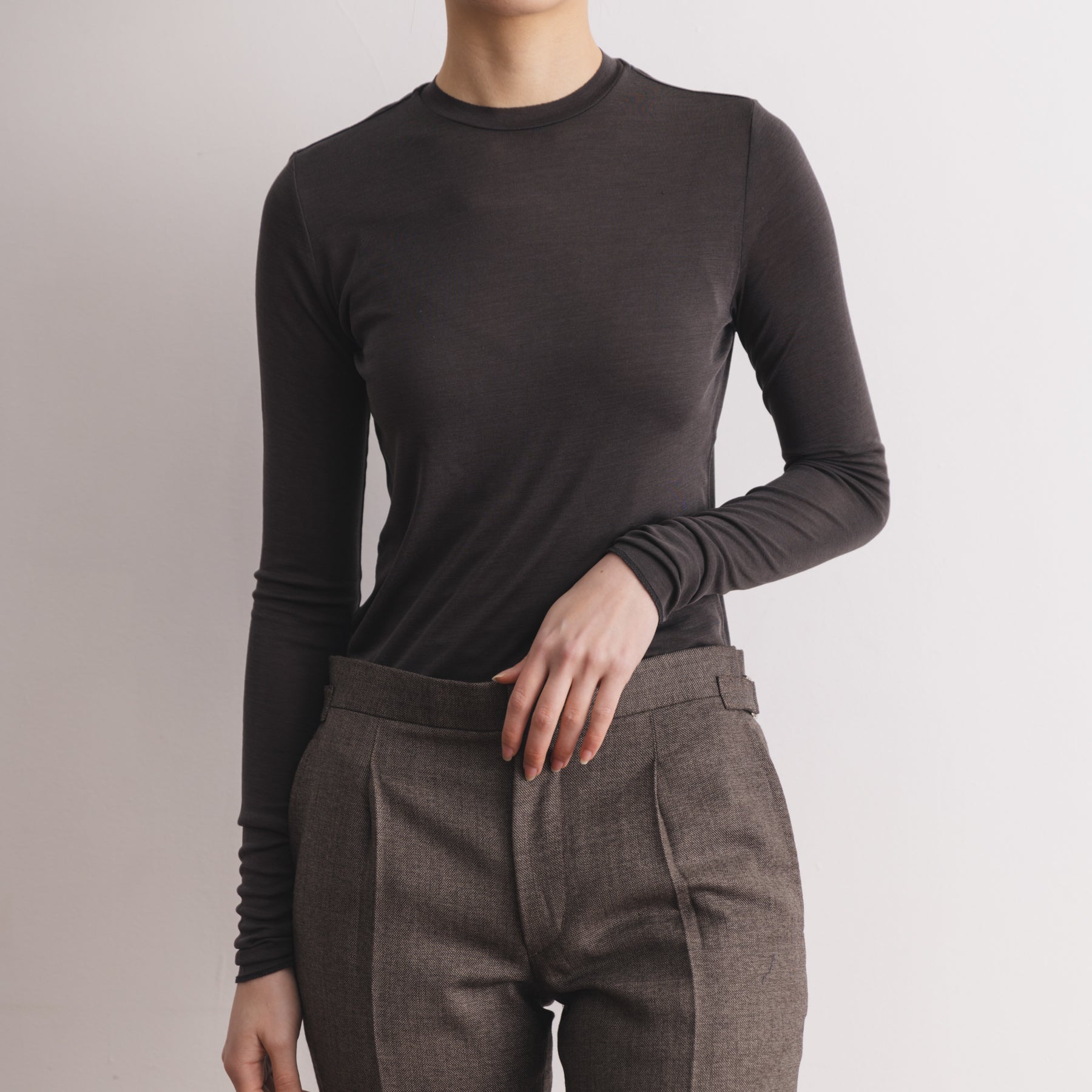 シルク100%クルーネックロングスリーブ, チャコール