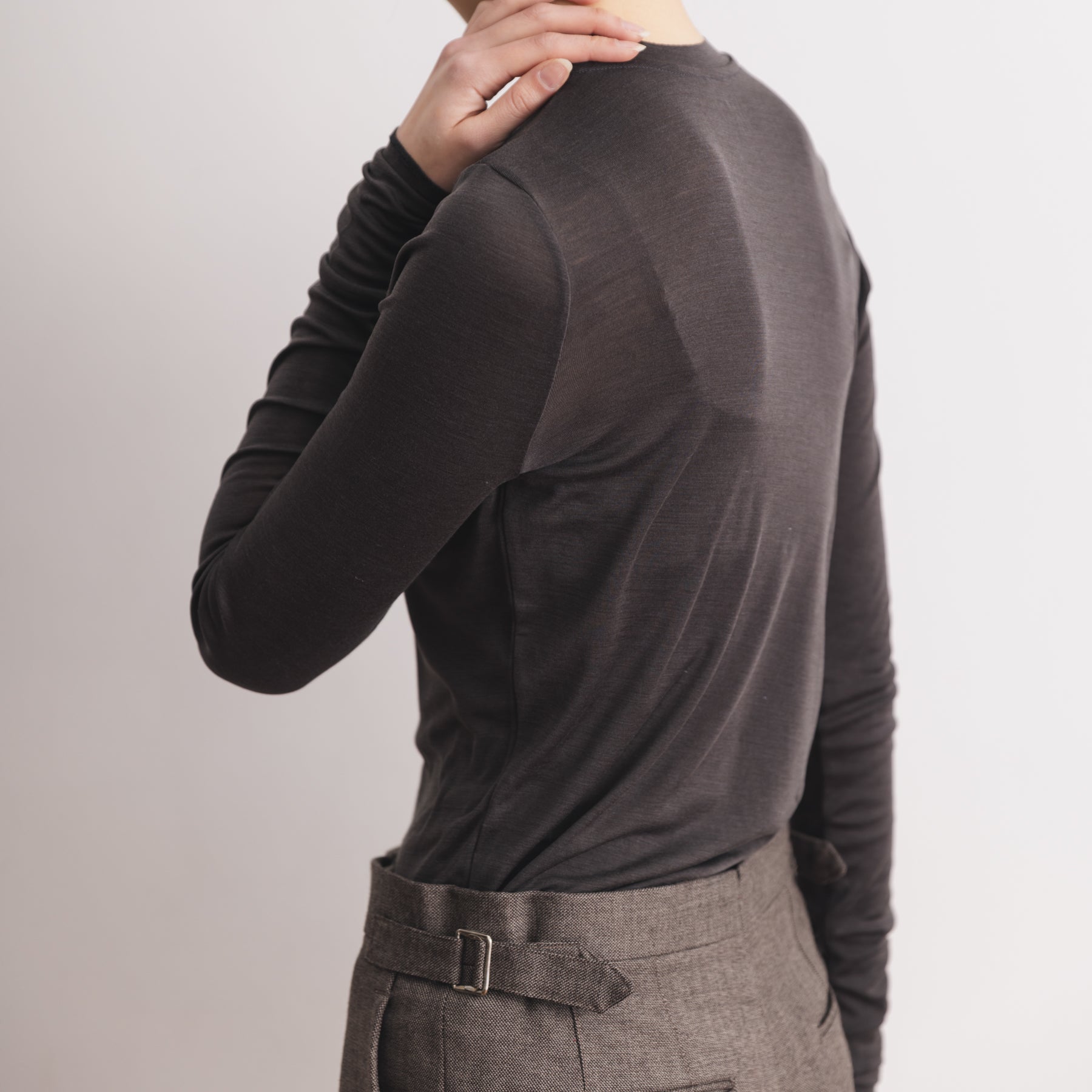 シルク100%クルーネックロングスリーブ, チャコール