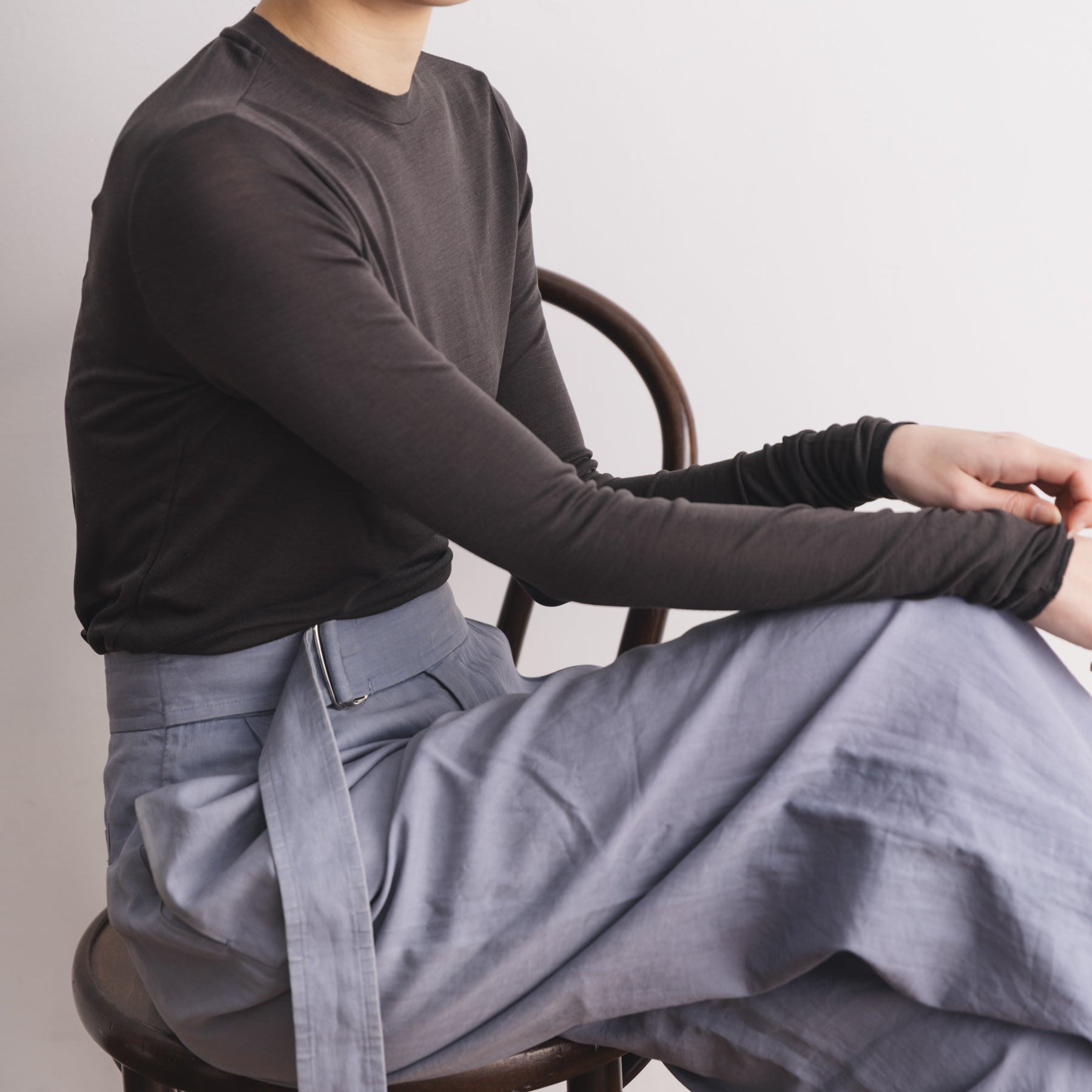 シルク100%クルーネックロングスリーブ, チャコール