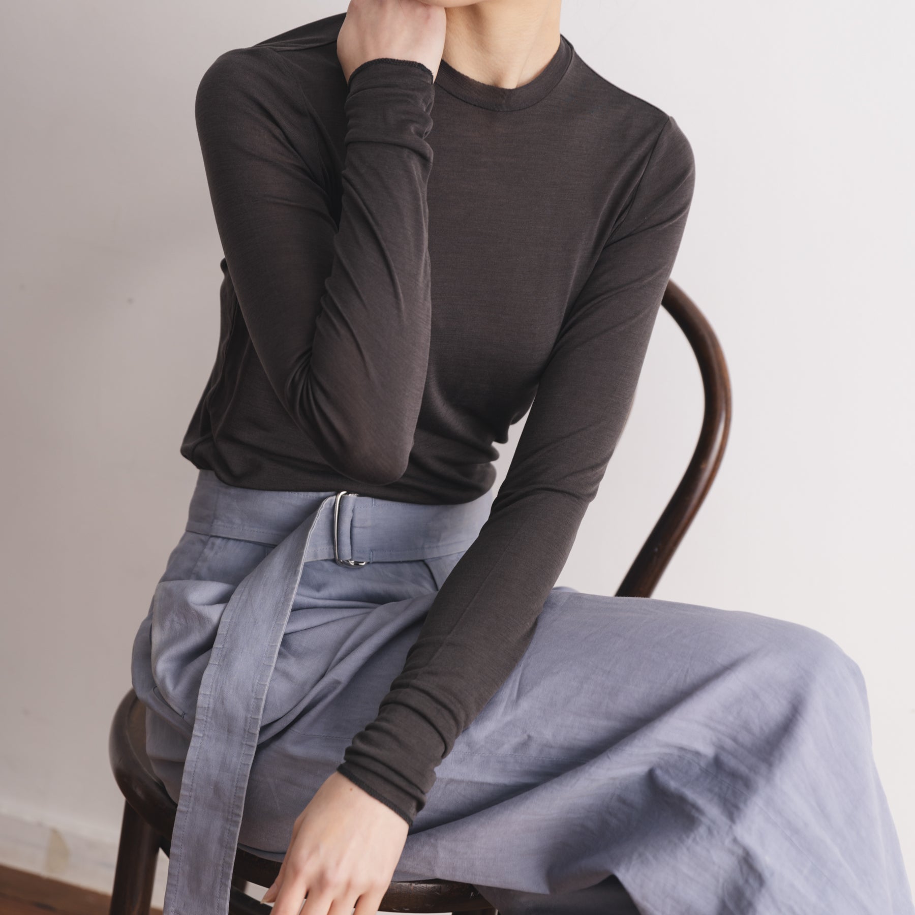 シルク100%クルーネックロングスリーブ, チャコール