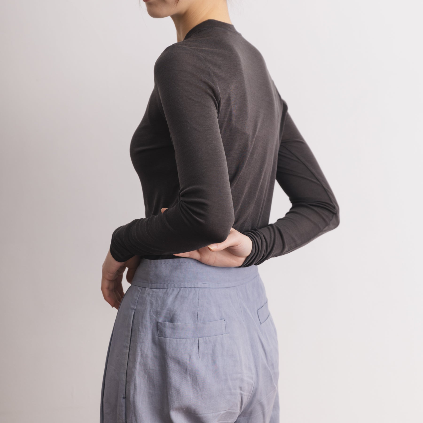 シルク100%クルーネックロングスリーブ, チャコール