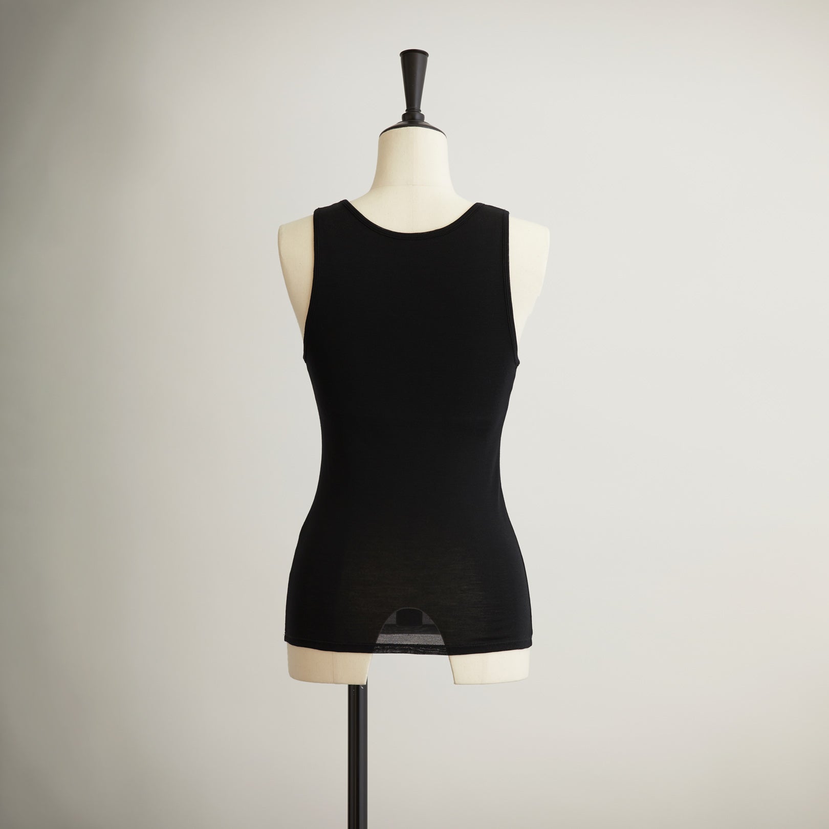 シルク100%タンクトップ, カップ付き, ブラック(後)