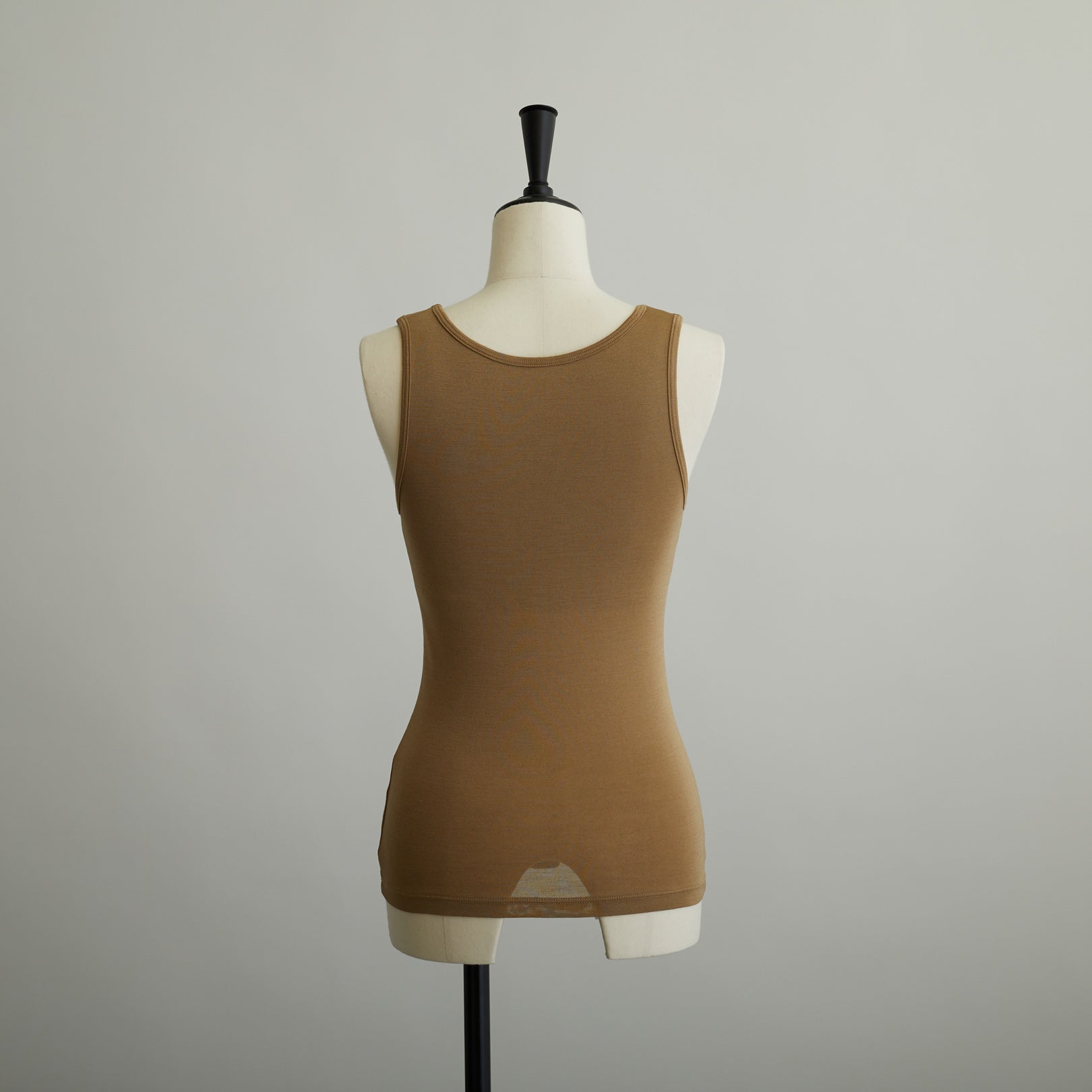 シルク100%タンクトップ, カップ付き, ゴールド(後)