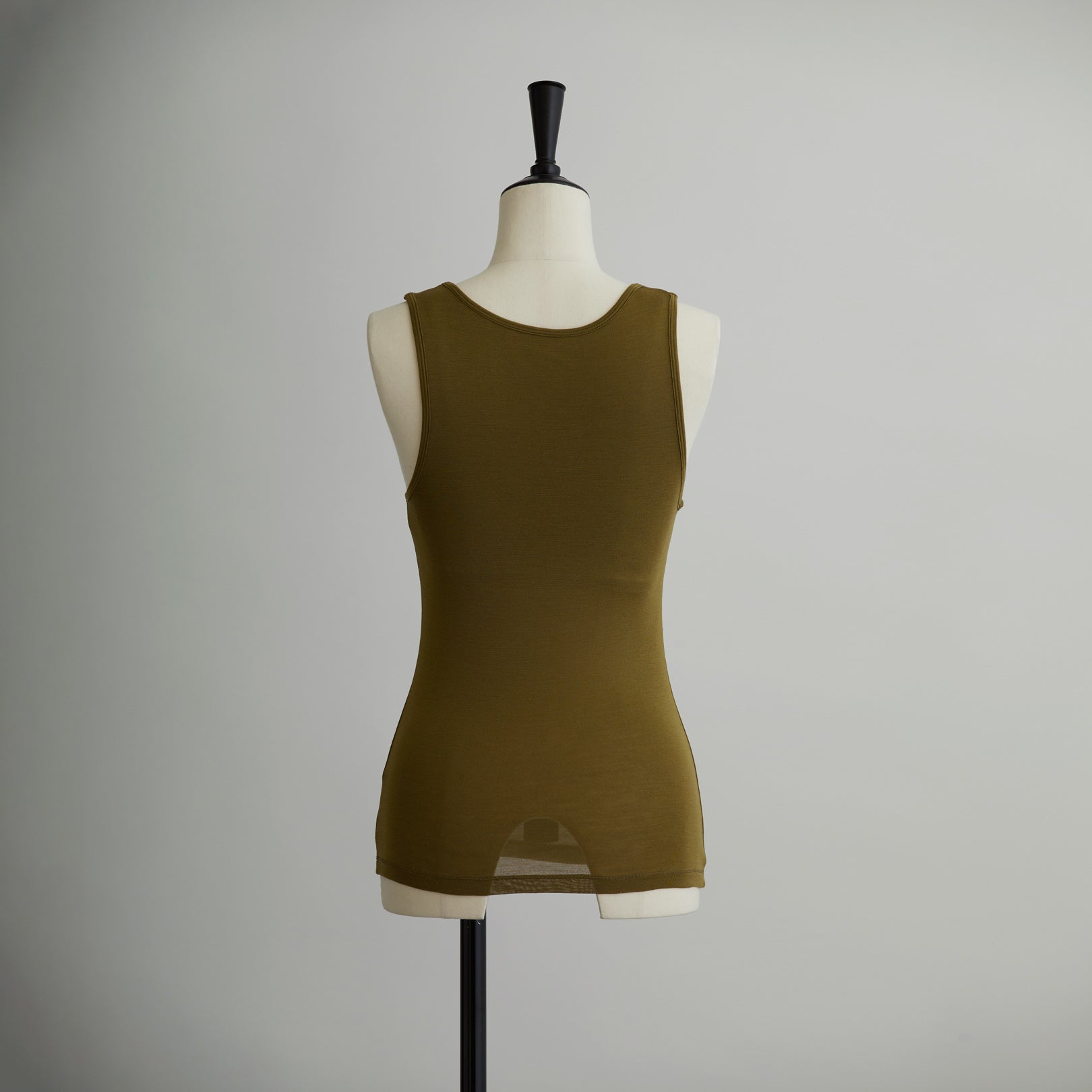 シルク100%タンクトップ, カップ付き, オリーブ(後)
