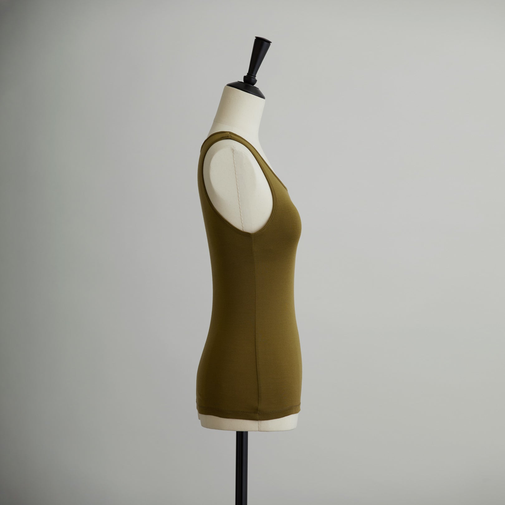 シルク100%タンクトップ, カップ付き, オリーブ(横)