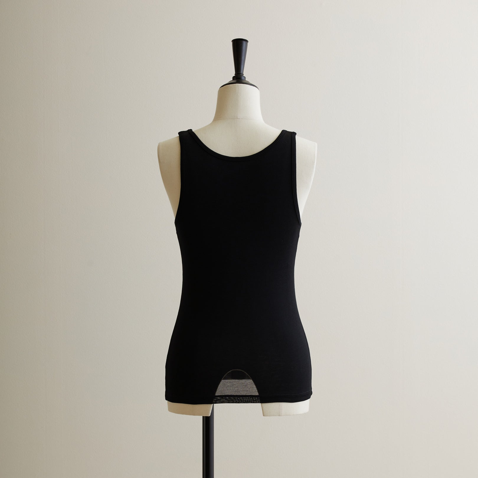 シルク100%タンクトップ, カップ付き, ブラック(後)