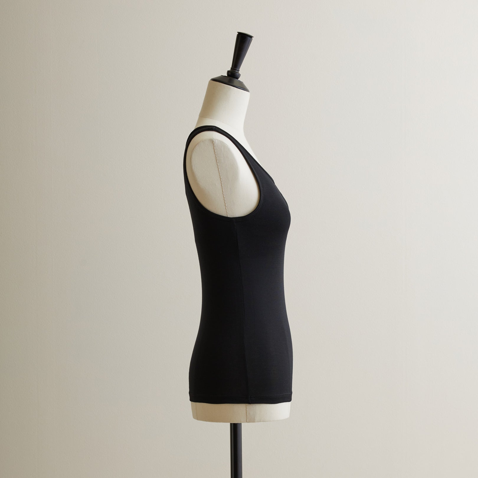 シルク100%タンクトップ, カップ付き, ブラック(後)