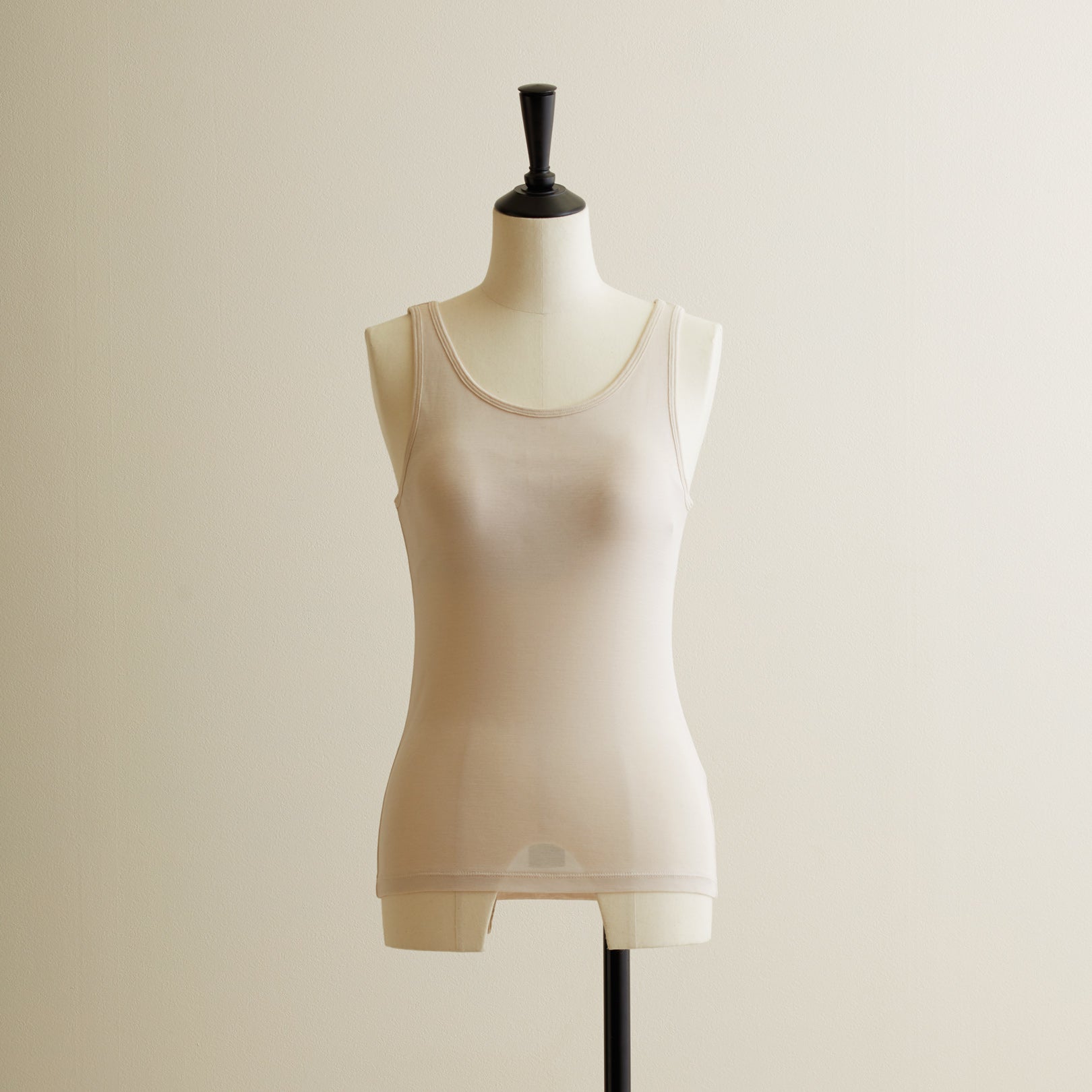 シルク100%タンクトップ, カップ付き, エクリュ(前)