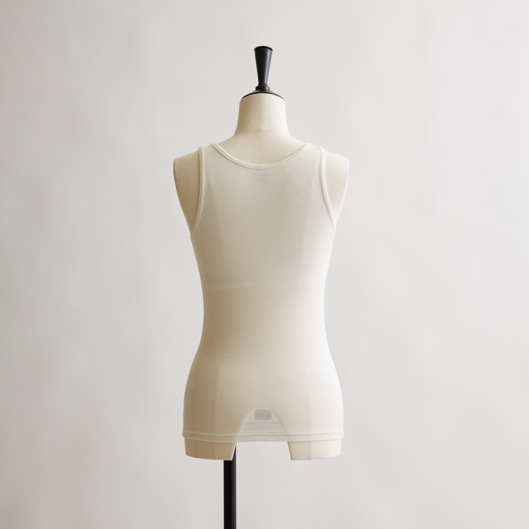 シルク100%タンクトップ, カップ付き, ホワイト(後)