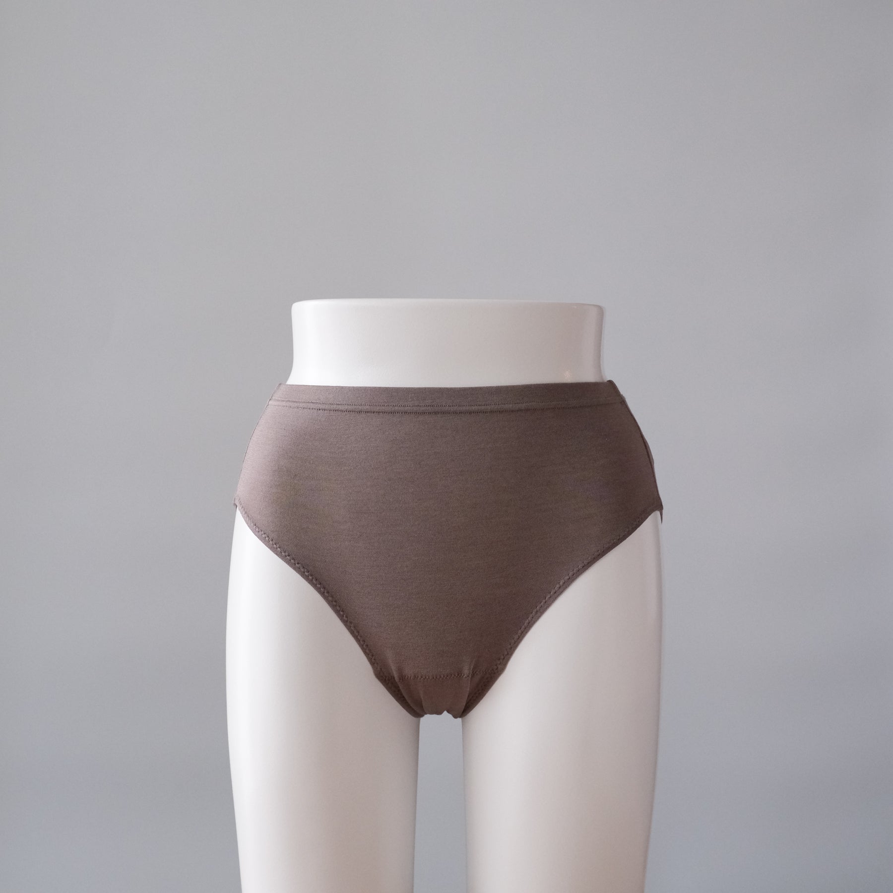 Porno super gozal eshaklar Rita Morozova, Asbestdagi fohisha