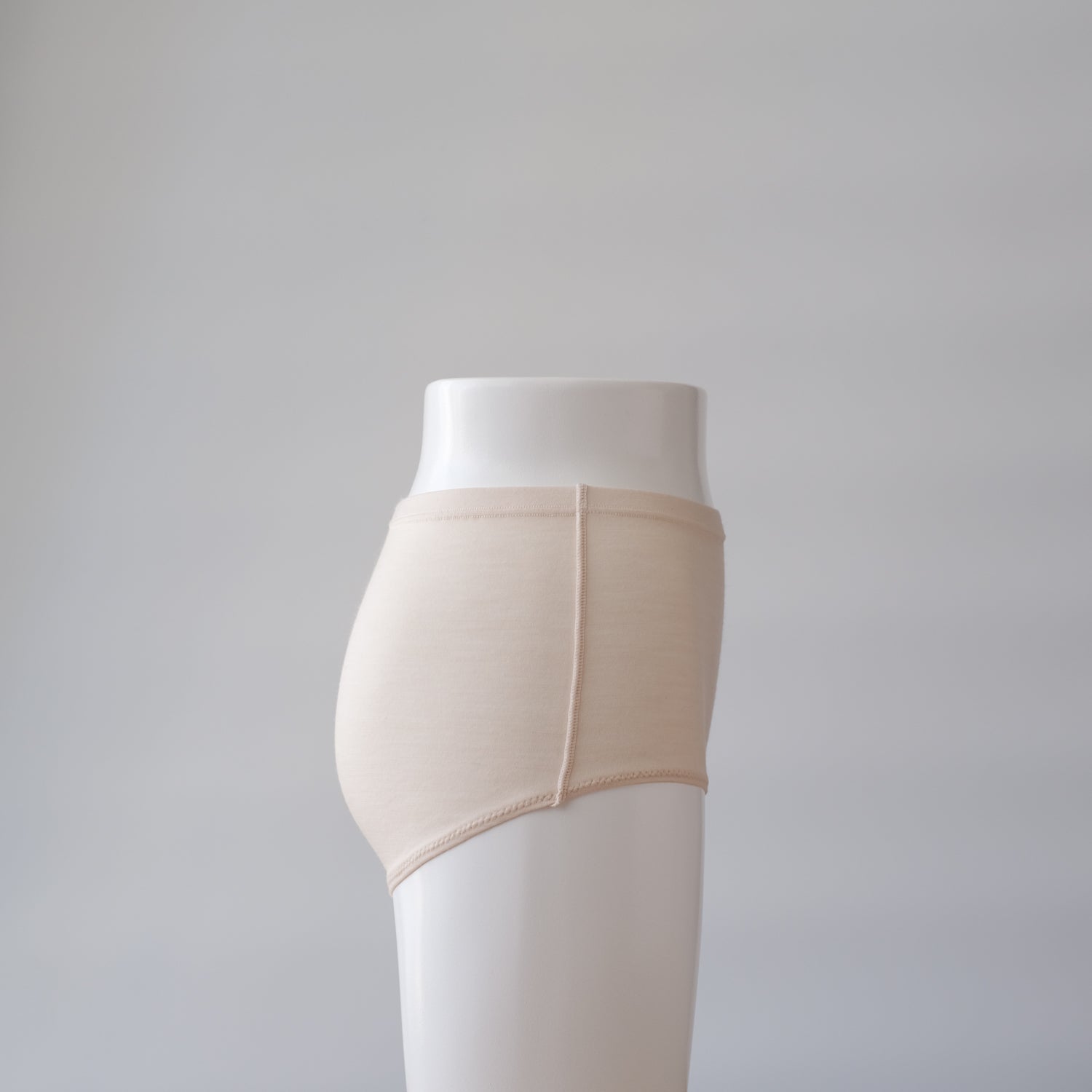 メリノウール100%ショーツ, エクリュ(横)