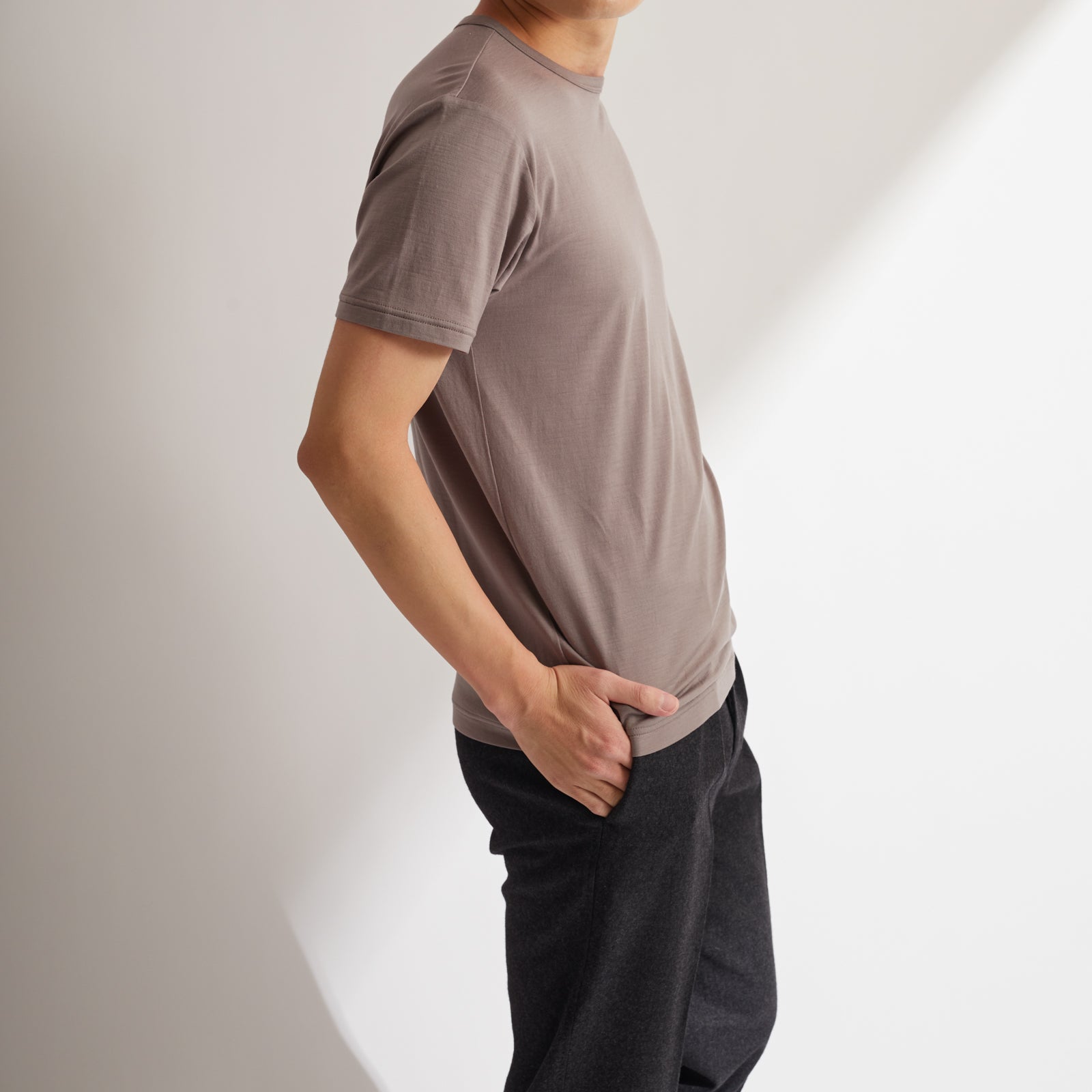 Men's 100% Merino Wool Jersey Short Sleeve Tee in Taupe (2023 model)