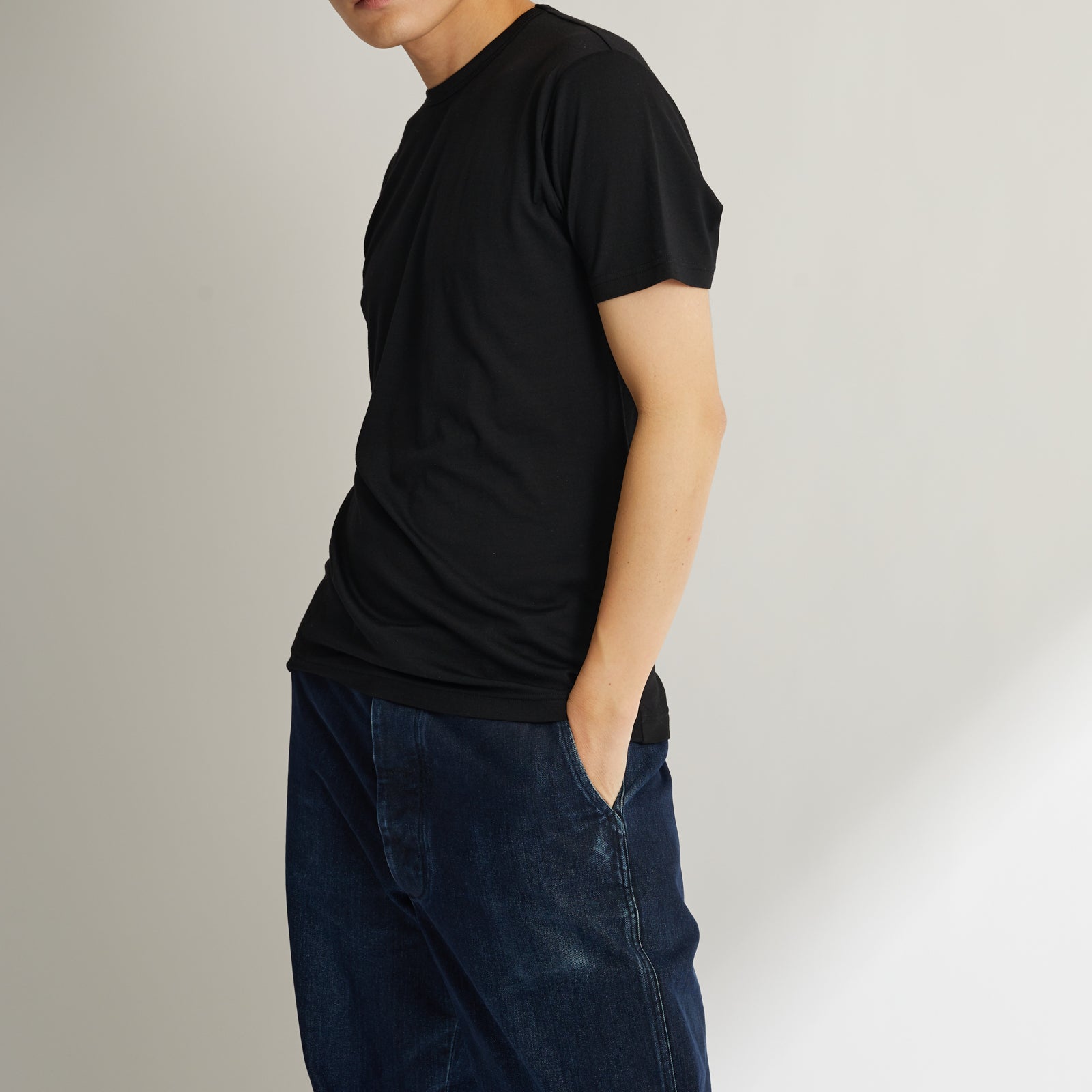 Men's 100% Merino Wool Jersey Short Sleeve Tee in Black (2023 model)