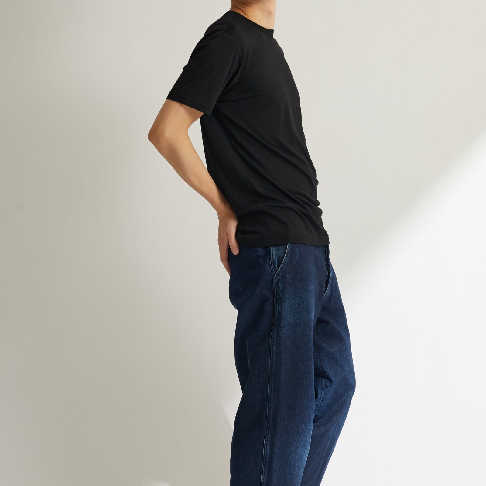 Men's 100% Merino Wool Jersey Short Sleeve Tee in Black (2023 model)