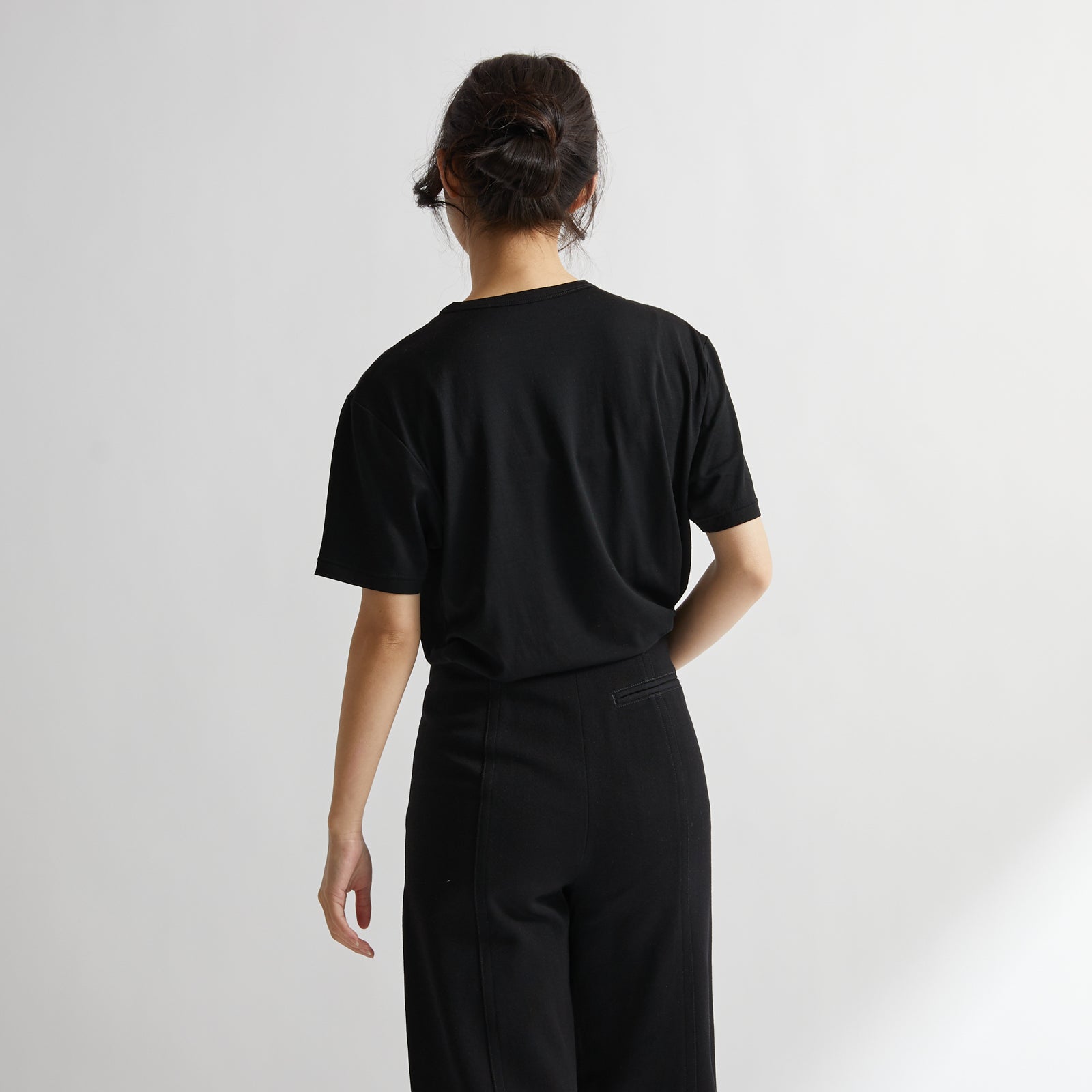 Men's 100% Merino Wool Jersey Short Sleeve Tee in Black (2023 model)