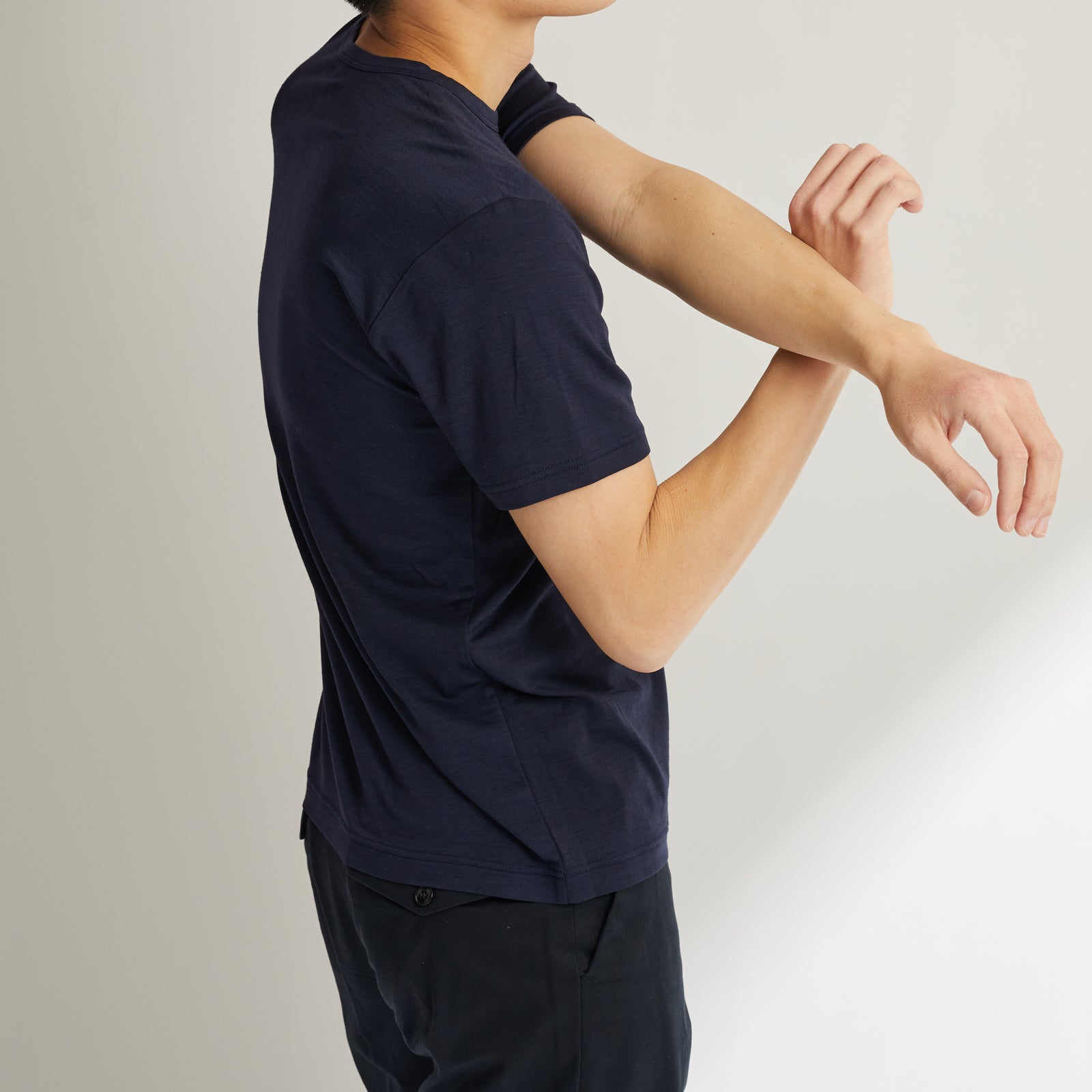 Men's 100% Merino Wool Jersey Short Sleeve Tee in Navy (2023 model)