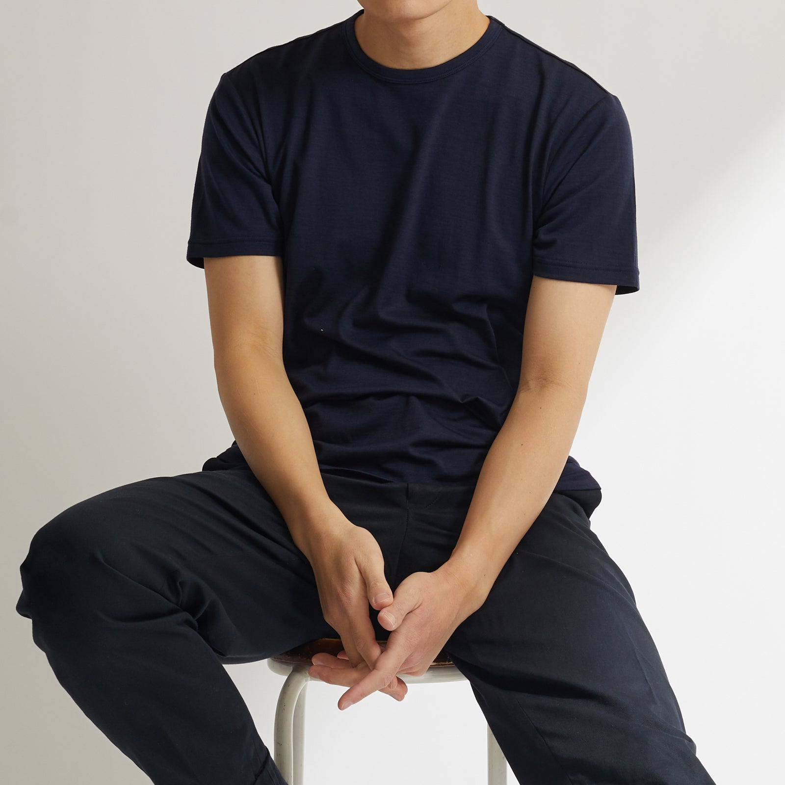 Men's 100% Merino Wool Jersey Short Sleeve Tee in Navy (2023 model)