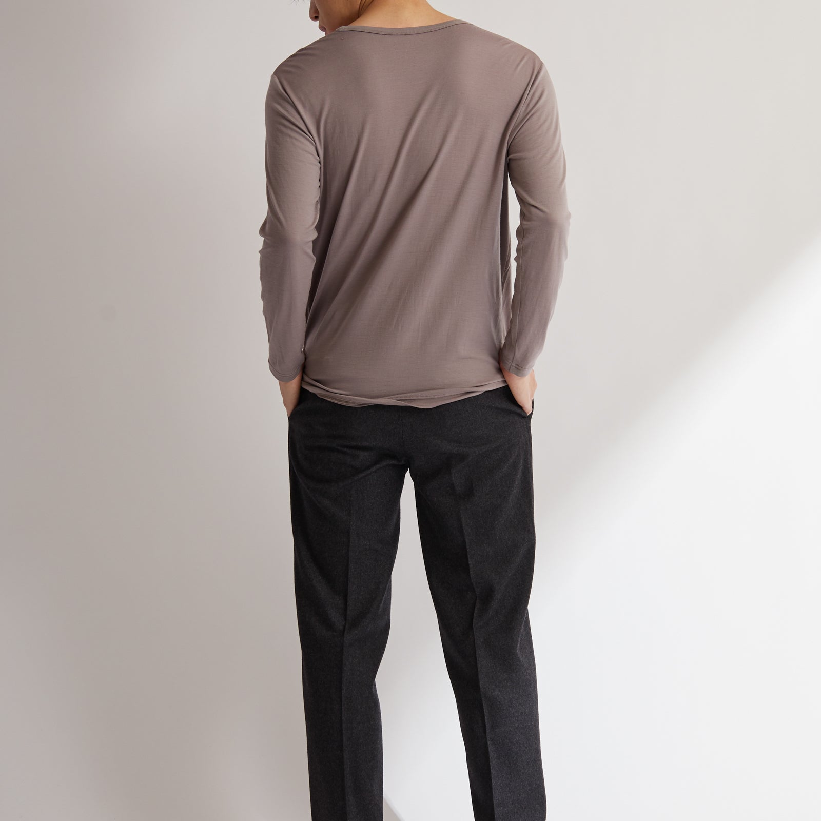 Men's 100% Merino Wool Jersey V-Neck Long Sleeve Tee in Taupe