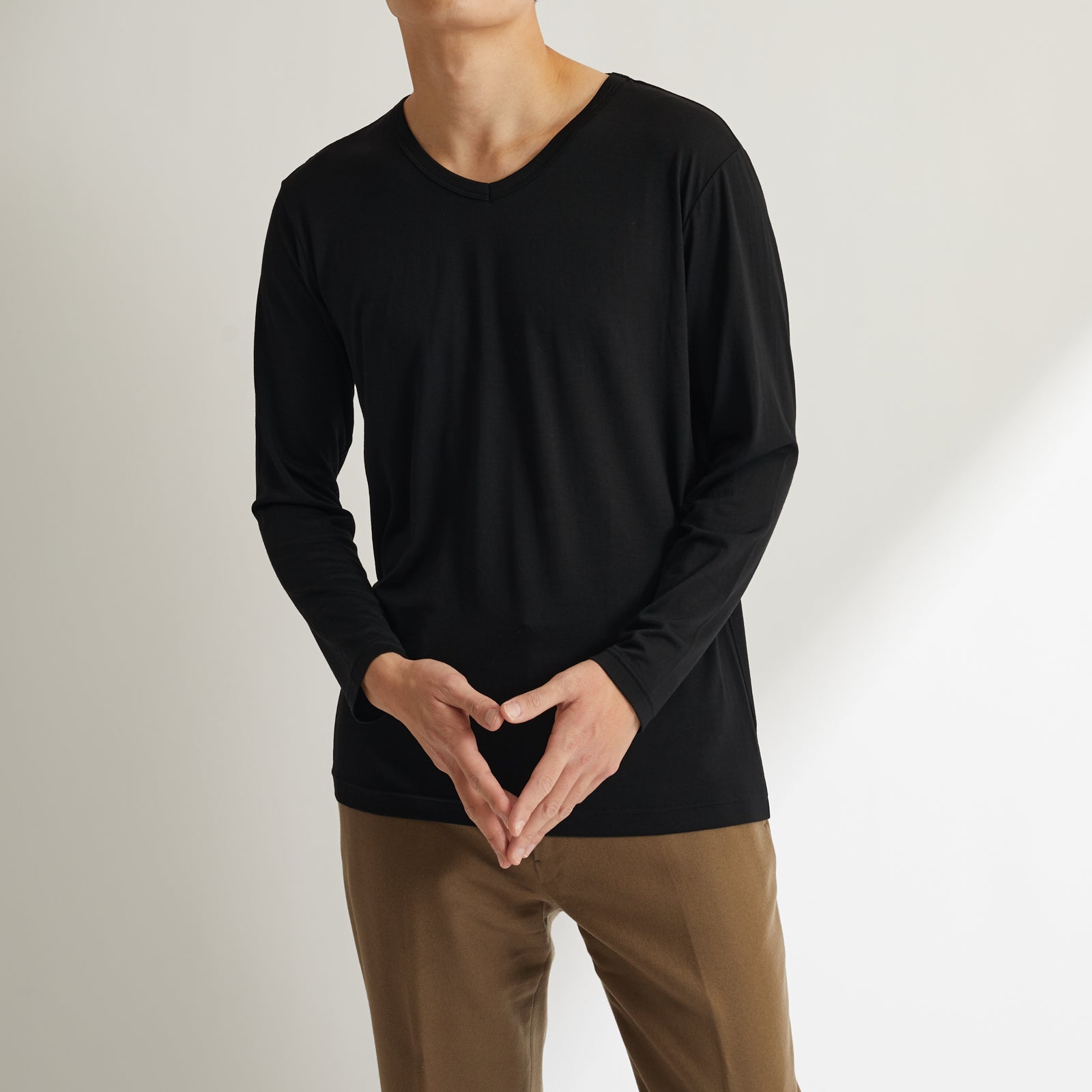古着屋nachanmレディース✨美品✨【YOKO CHAN】VネックTシャツ（F）ウール　ブラック