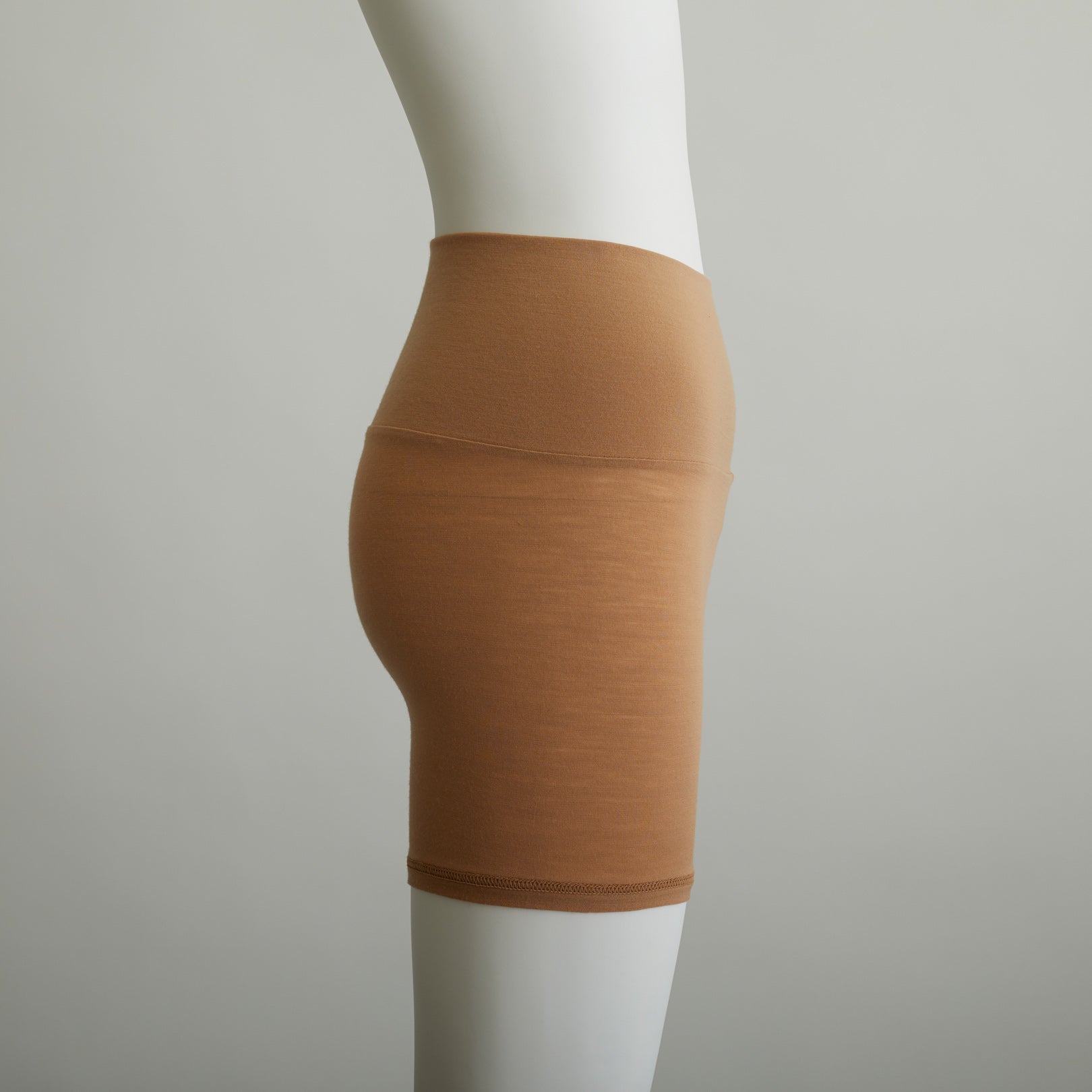 100% Merino Wool Jersey High Waist Shorts in Camel (2022 model)